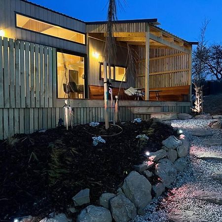 וואנאקה Alpine Chalet - Views, Fire-Pit, Central, Cosy מראה חיצוני תמונה