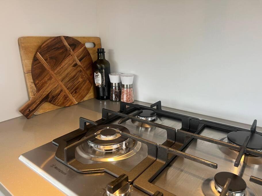 וואנאקה Alpine Chalet - Views, Fire-Pit, Central, Cosy מראה חיצוני תמונה
